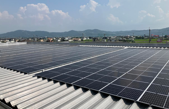株式会社インテリックス様|工場への自家消費型太陽光発電システム導入事例 工場の屋根を有効活用し、電気料金の削減を実現|320.32kWの自家消費型太陽光発電システムを導入